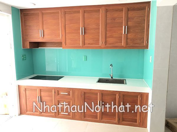 Khám Phá 50 Mẫu Tủ Bếp Nhôm Kính Nhỏ Đơn Giản Đẹp – Giá Rẻ Bất Ngờ! tu bep nhom kinh nho don gian 14