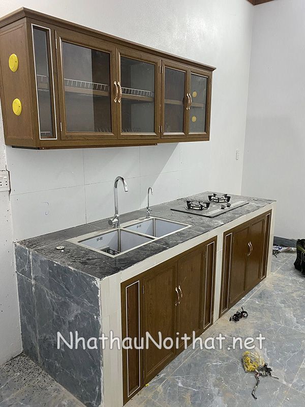 Khám Phá 50 Mẫu Tủ Bếp Nhôm Kính Nhỏ Đơn Giản Đẹp – Giá Rẻ Bất Ngờ! tu bep nhom kinh nho don gian 5