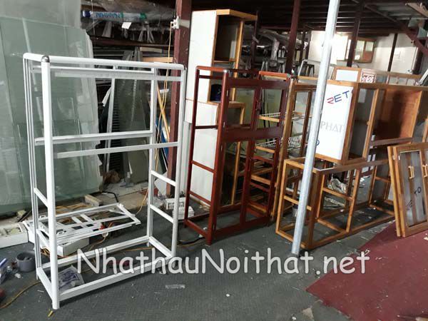 Báo Giá Tủ Bếp Nhôm Kính Treo Tường - Xem Ngay 30 Mẫu Đẹp Mới Nhất tu bep nhom kinh treo tuong 33