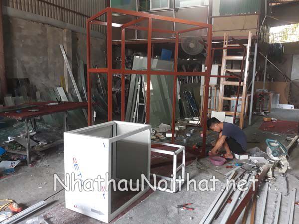 Báo Giá Tủ Bếp Nhôm Kính Treo Tường - Xem Ngay 30 Mẫu Đẹp Mới Nhất tu bep nhom kinh treo tuong 34