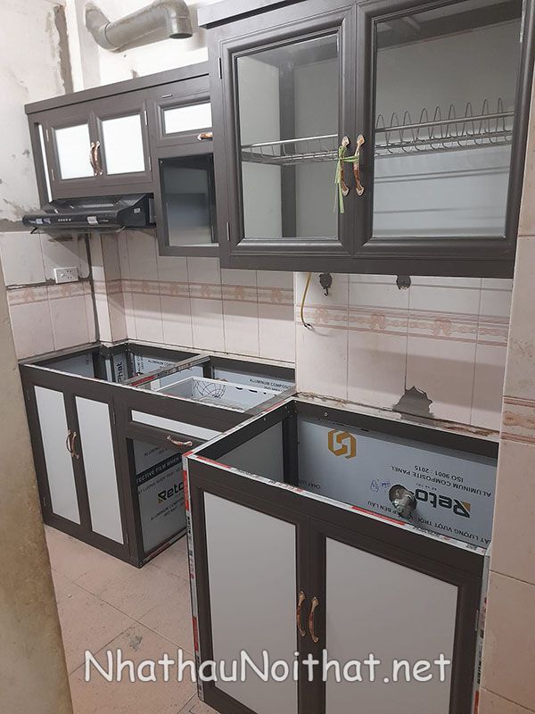 Top 30 Mẫu Tủ Bếp Nhôm Xingfa Đẹp – Báo Giá Xưởng Tiết Kiệm 30% tu bep nhom xingfa 32