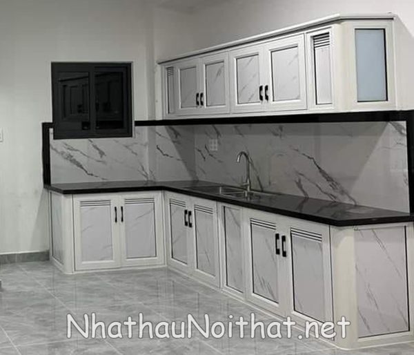 Top 30 Mẫu Tủ Bếp Nhôm Xingfa Đẹp – Báo Giá Xưởng Tiết Kiệm 30% tu bep nhom xingfa 7