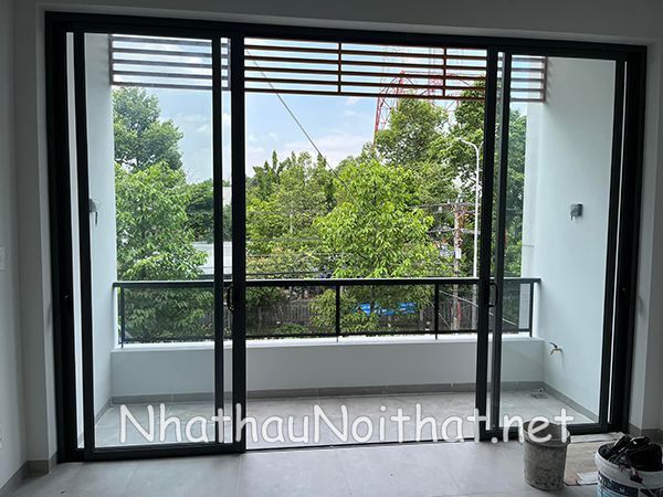 cua nhom phong ngu 12